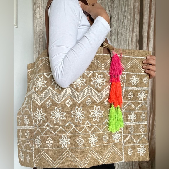 Beige Big Jute Bag. - Picture 5 of 7